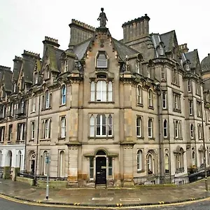 Castle Terrace 1 Bed Looking Onto Castle - Sleeps Upto 4 Apartment Edinburgh