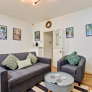Holiday home New - 2 Bedroom House Close To Arena, Meadowhall, M1, Sheffield